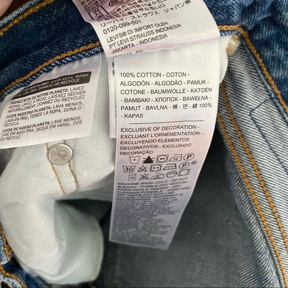 Levi’s 501 Raw Hem Denim Shorts - Picture 6 of 6